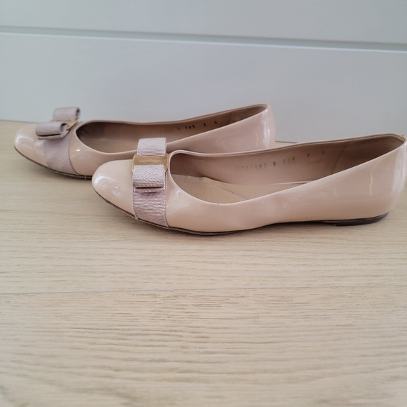 ❤️SALVATORE FERRAGAMO VARINA PATENT LEATHER BALLERINA FLAT (BLUSH PINK) - Picture 7 of 9